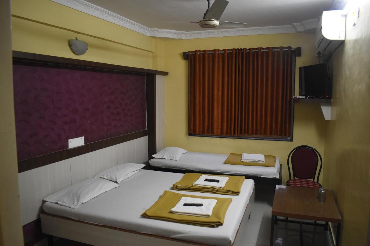 Hotel Sai Vishwa シルディ エクステリア 写真